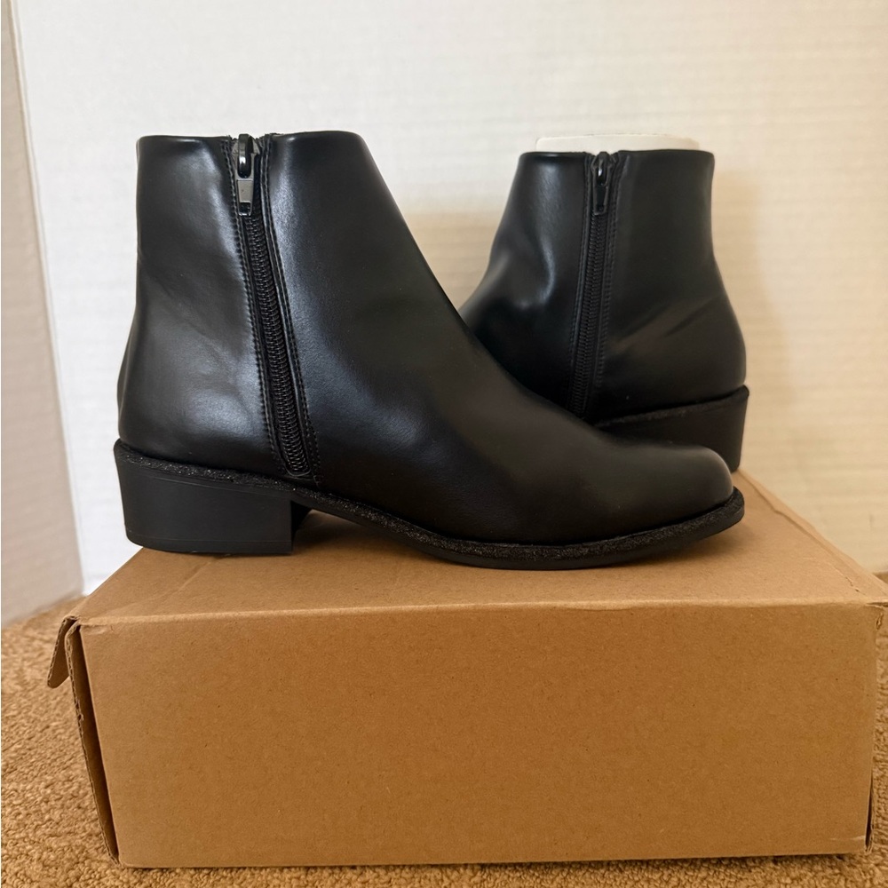 Steve Madden Kids Black Boots - Picture 2 of 5